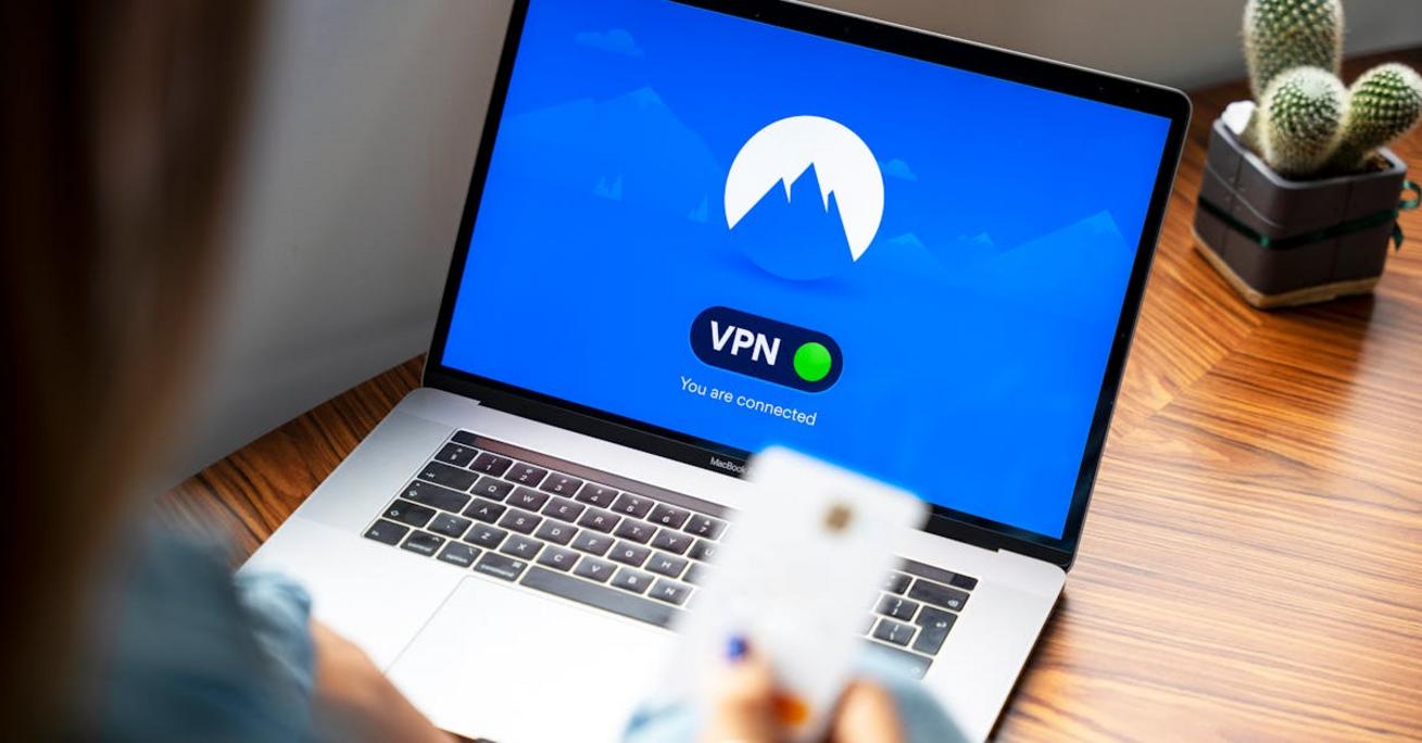VPS – co to jest, jak działa i kiedy warto przejść z hostingu współdzielonego