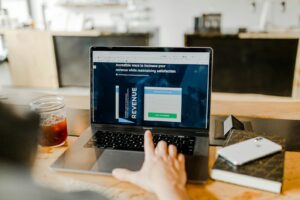 Karta płatnicza i transakcja online, Stripe dla polskich sklepów