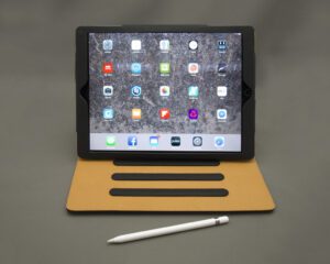 iPad Pro z rysikiem Apple Pencil do rysowania w Procreate