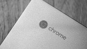 Obudowa Chromebooka z logo Chrome