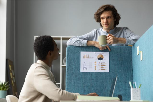 Feedback co to oznacza i jak wpływa na rozwój w pracy