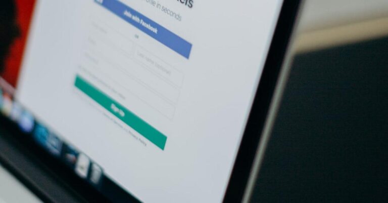 Outlook com logowanie – rozwiąż problemy i odzyskaj dostęp