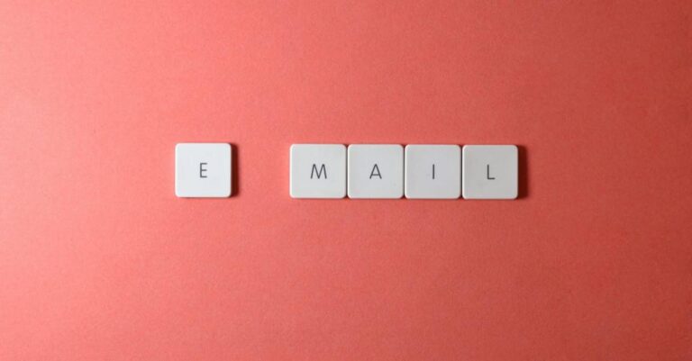 CC, BCC, DW, UDW — co oznaczają pola w emailu i kiedy ich używać