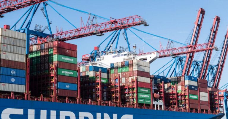 Docker Compose — co to jest i jak uruchomić wiele kontenerów jednym poleceniem