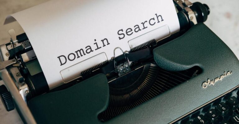 Domena internetowa – co to jest, jak kupić i jak wybrać nazwę domeny