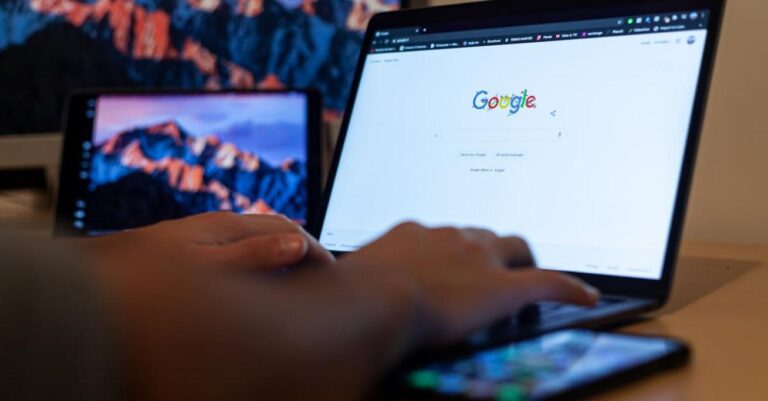 Google Trends — jak działa i jak go wykorzystać do SEO, contentu i biznesu