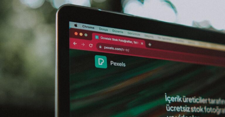 Jak przywrócić zamknięte karty w Chrome, Edge i Firefox — 5 szybkich metod
