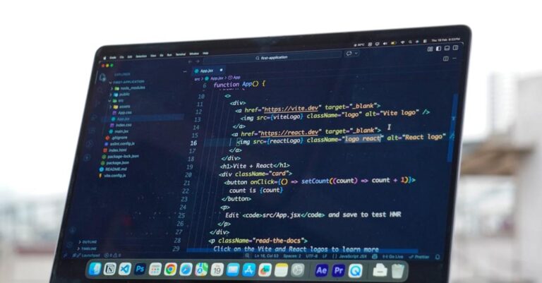 Next.js — co to jest, jak działa i dlaczego React go potrzebuje