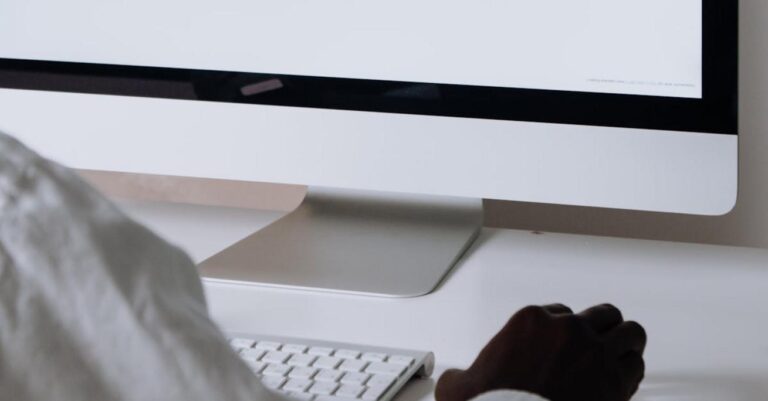 SMTP, IMAP, POP3 – co to jest i jak działają protokoły poczty email