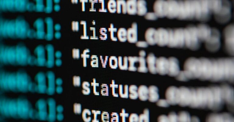 SQL – co to jest, jak działa i podstawy zapytań do baz danych