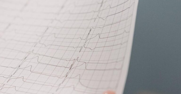 Traceroute — jak wykonać i odczytać wyniki diagnostyki trasy pakietów w sieci